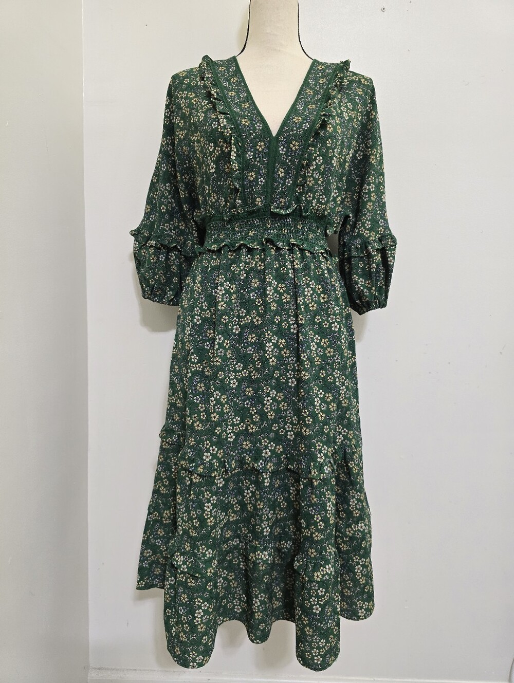 MAX STUDIO size Medium Floral Smocked Green Midi Dress Boho Cottagecore